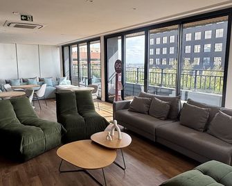 Go Carlos Gomes | In House Hospedagem - Porto Alegre - Lounge