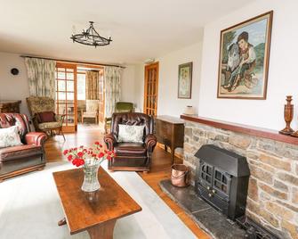 Holly Farm Cottage - Llandrindod Wells - Living room
