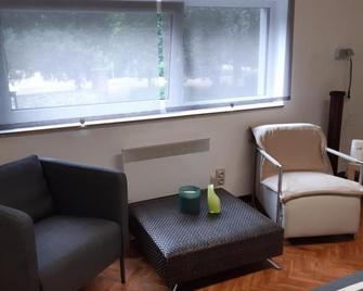 Studio pratique en ville - Huy - Living room