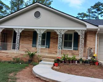 Beautiful Immaculate Home in Atlanta & Tucker, GA - Tucker - Building