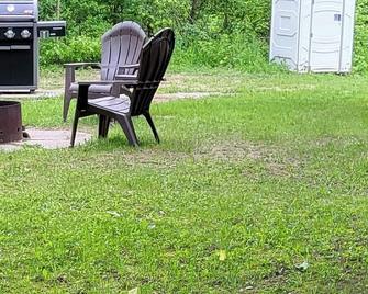 Eastside Pondview Campsite - Central Huron - Patio