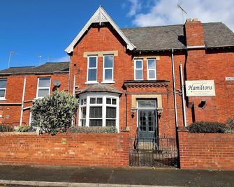 Hamilton - Lincoln - Building