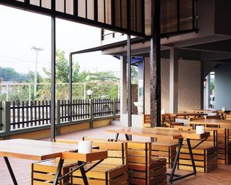 B2 Buriram Boutique & Budget Hotel - Buri Ram - Εστιατόριο