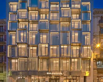 H10 Cubik - Barcelona - Building