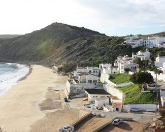 Casa Valeria is located directly by the sea - 1st floor - Burgau