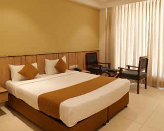 Highway Haveli Motels - Sīkar - Bedroom