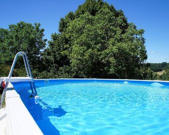 Traditional and modern gîte in Périgord Vert - Saint-Pierre-de-Frugie - Piscina