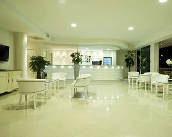 Hotel Prater - Grottammare - Lobby