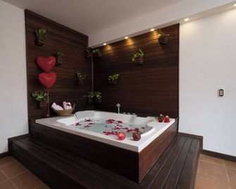 Hotel Colonial Nueva Granada - Santa Fe de Antioquia