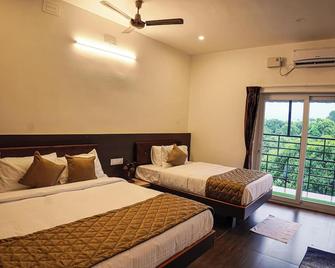 Green Mount Resorts - Pollachi - Habitación