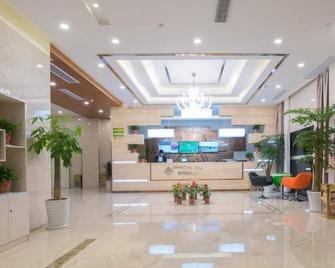 Greentree Inn Jiaxing Nanyang College Henglong Square Hotel - Jiaxing - Front desk