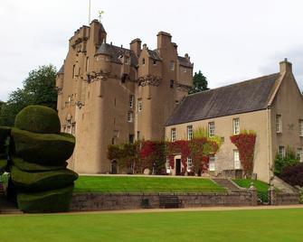 The Stag Hotel - Banchory - Building