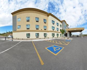 Holiday Inn Express & Suites Globe - Globe - Building