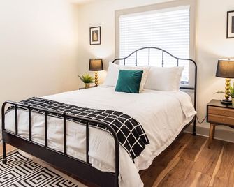 Modern 2br Stay In Historic West End Near Downtown - Atlanta - Bedroom