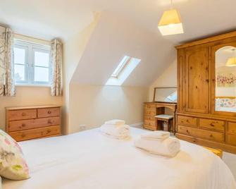 Ellingham Self-Catering Cottages - Saint Peter Port - Schlafzimmer