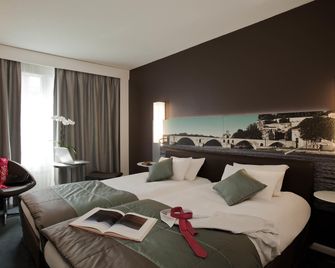 ميركيور بونت دافيجنون سنتر - أفينيون - غرفة نوم