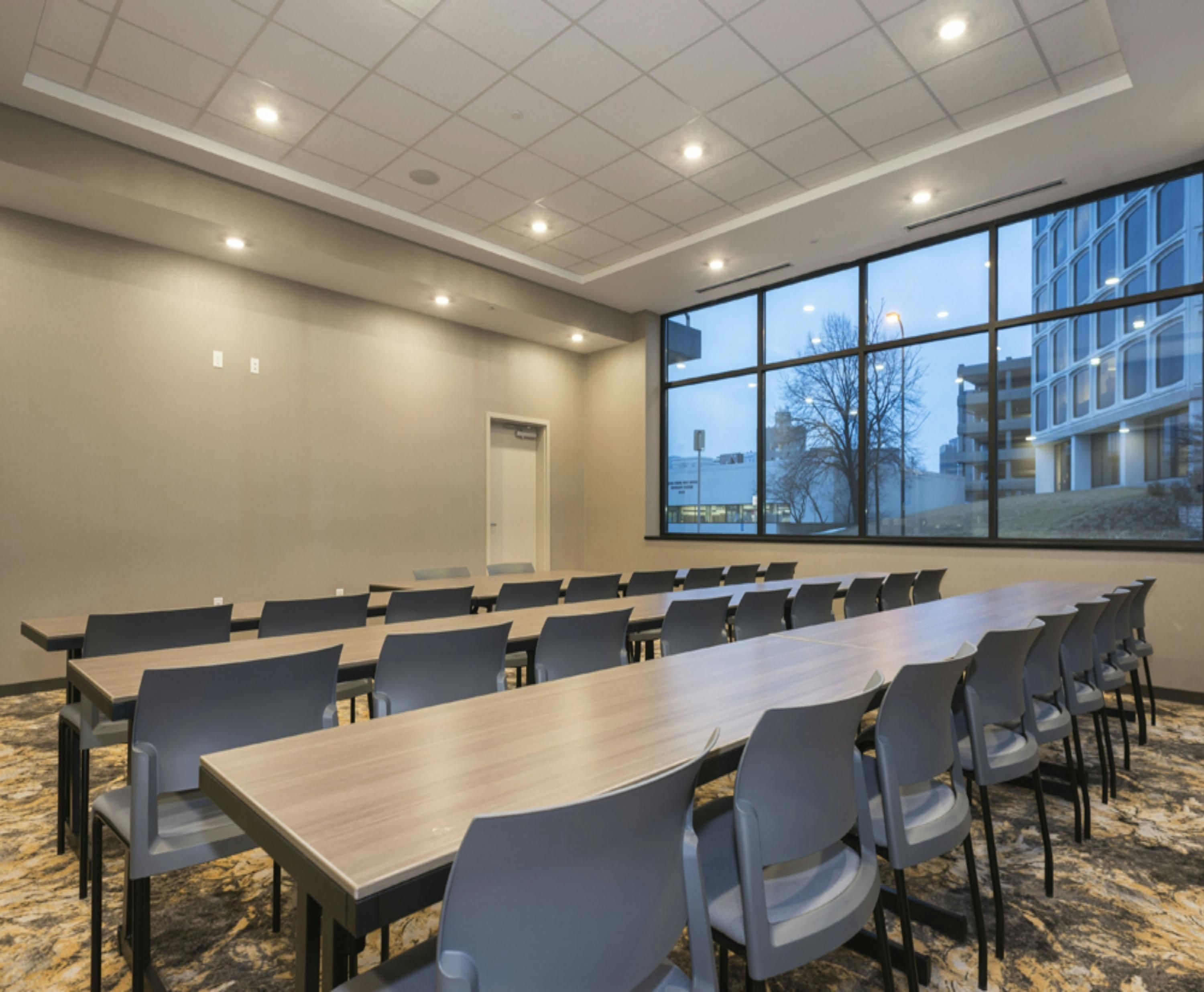 Hampton Inn & Suites Minneapolis University Area