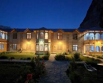Space hotel shigar - Shigar - Building