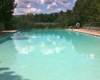 Discover this peaceful NH retreat nestled high on Mt. Surprise - Intervale - Pool