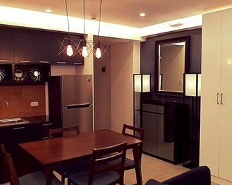 Bacolod City Center Sleek Studio De Luxe - Bacolod - Dining room