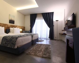 Monoberge Hotel - Byblos - Bedroom