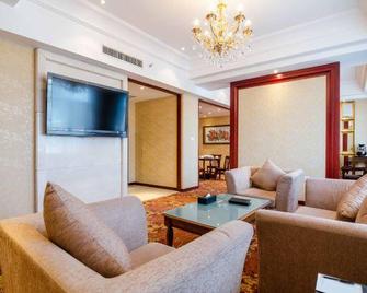 Tianlong Hotel - Baotou - Living room