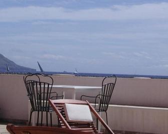 Hotel A Cannata - Santa Marina Salina - Балкон