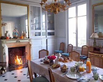 Charming manor house with 2 suites, swimming pool, 15 min from Chenonceau and Beauval - Montrichard - Restaurante
