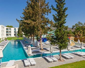 Lippia Golf Resort - Afantou - Piscina