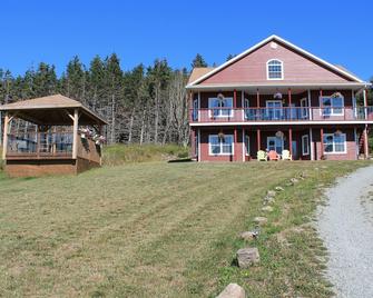 The Fiddle and the Sea Bed and Breakfast - Port Hood - Edificio