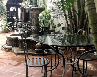 Posada San Sebastian - אנטיגואה גוואטמלה - פטיו