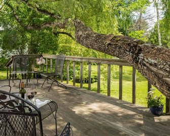 Blue Hill Inn - Blue Hill - Patio