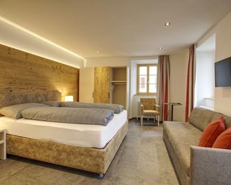 Hotel Bellevue - Mesocco - Bedroom