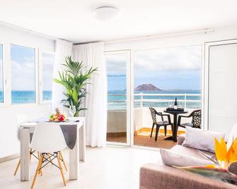 أبارتامنتوس دوناس كلوب - Corralejo - غرفة معيشة