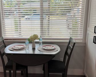 3-bedroom house with AC near Bidwell Park-Great Location! - Chico - Sala de jantar