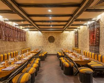 آي تي سي موجال، ألاكشري كوليكشن ريزورت آند سبا، أجرا - اغرا - مطعم