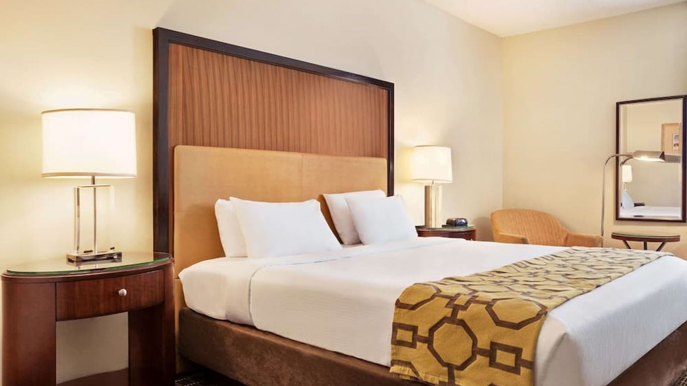 Belmont Inn & Suites