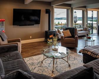 Big River Escape Grandview Manse - Buffalo City - Huiskamer