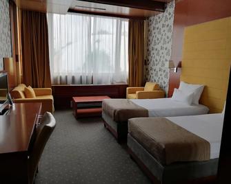 Garni Hotel Aleksandar - Novi Sad - Schlafzimmer