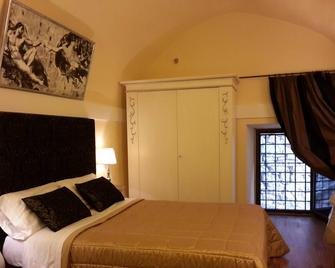 Castello Izzalini Todi Resort 'apt 4' - Todi - Camera da letto