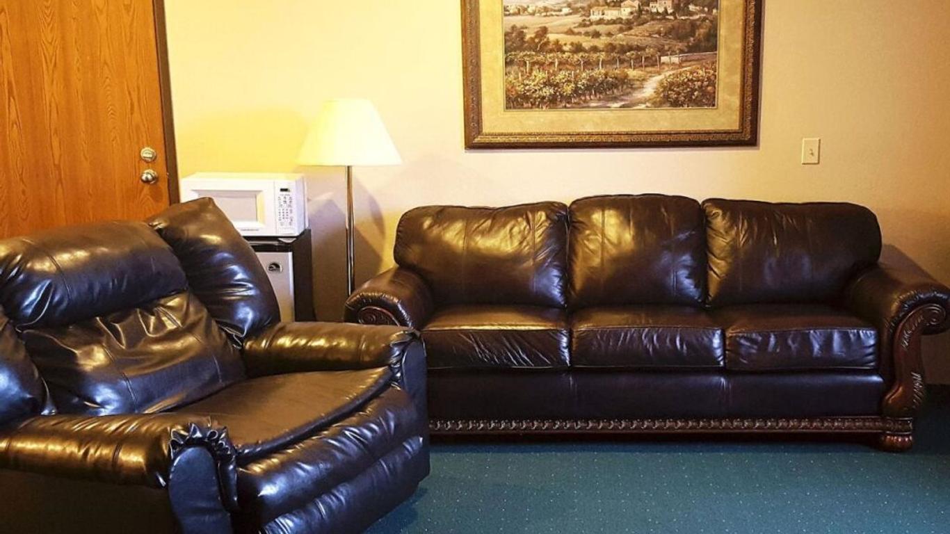 Cassville Four Seasons Inn & Suites