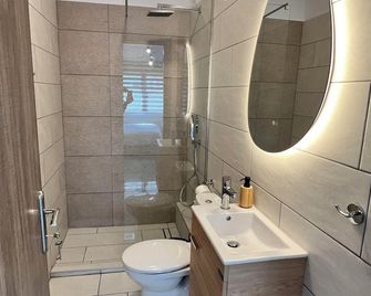 Drama Homes Miaouli #2 - Dráma