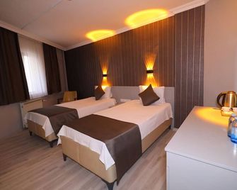 Artan Hotel - Isparta - Schlafzimmer
