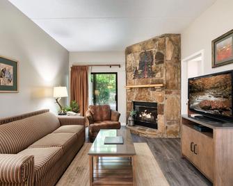 Gatlinburg Town Square - Gatlinburg - Living room