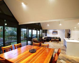 Whalers Cove Villas - Dunsborough - Dining room