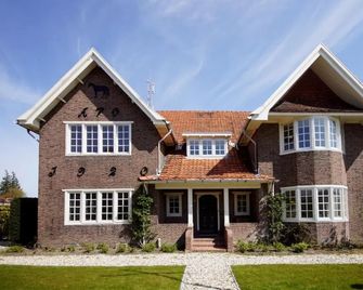 Bed and Breakfast Goes - Goes - Gebouw