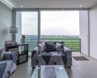 Modern Apartment with Terrace and Pool - Tlajomulco de Zúñiga