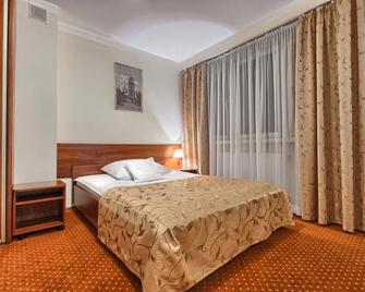 Hotel Renesans - Zamość - Schlafzimmer