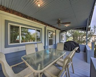 Woodsy Riverfront Retreat in Trout Creek Montana! - Trout Creek - Balcón
