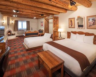 Sagebrush Inn & Suites - Taos - Bedroom